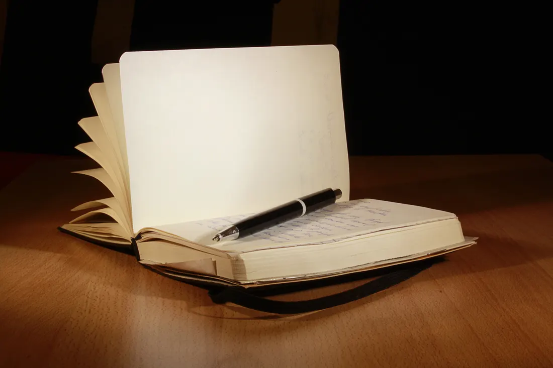 Not defteri kalem ve kitap