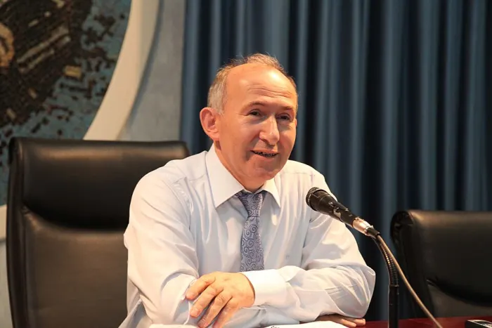 Ahmet Şimşirgil — portre