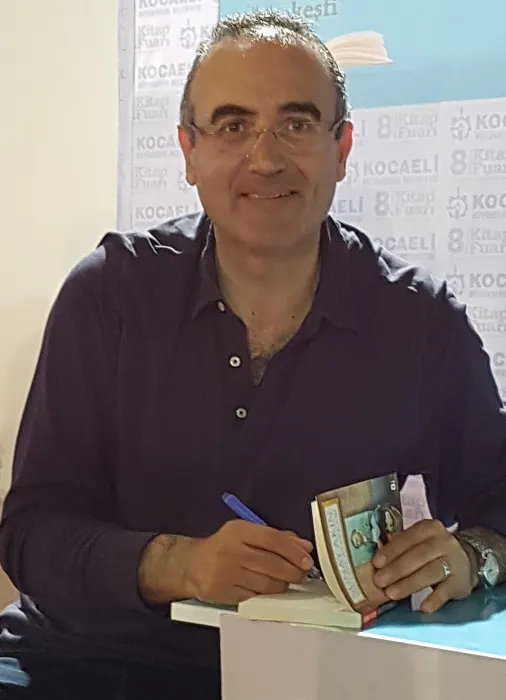 Sunay Akın — portre